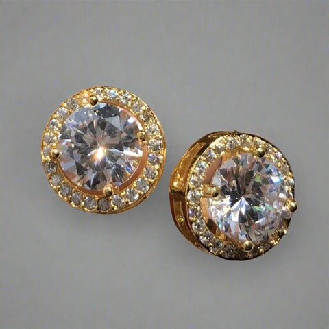 Luxury CZ Stud Earrings For Women Romantic Elegant for Daily Use.