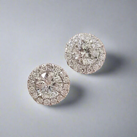 Luxury CZ Stud Earrings For Women Romantic Elegant for Daily Use.